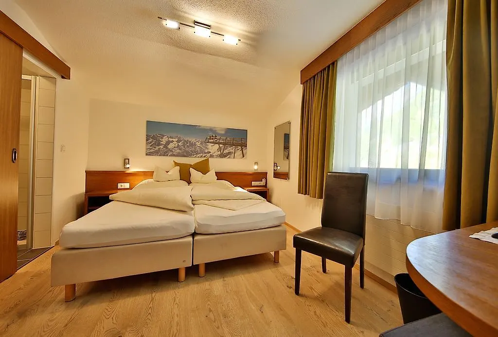 Hotel Garni Fiegl Apart Sölden