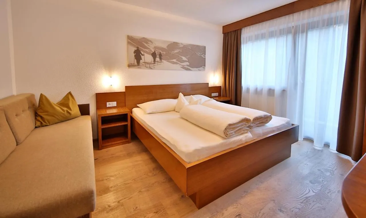 Hotel Garni Fiegl Apart Sölden 3*,